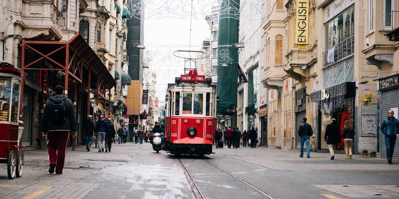 从多漫123到二次元文化热潮：动漫周边如何重塑当代青年消费图景