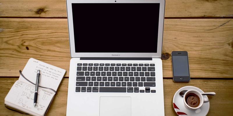 从手办收藏到文化认同：动漫周边如何成为二次元文化的实体符号