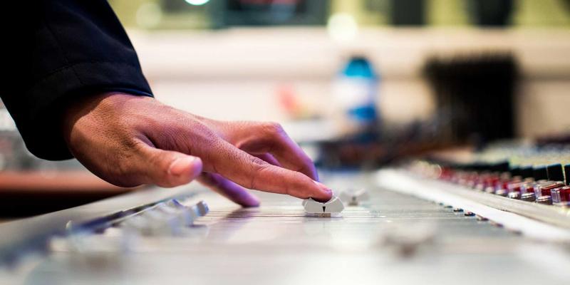 动漫周边新浪潮：从多漫123到Cosplay与模型收藏的沉浸式体验