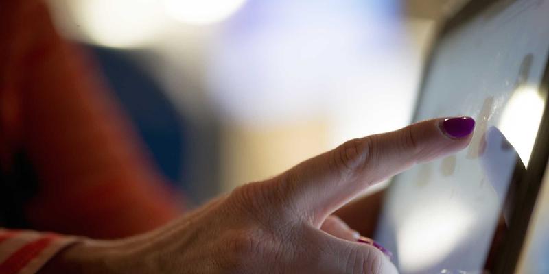 动漫周边:连接二次元文化与现实的情感纽带与商业生态